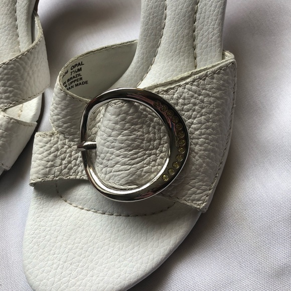 White heeled sandals - Picture 3 of 6